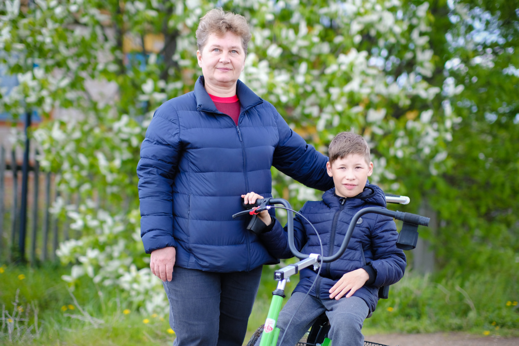 Саша и его мама Света Саша и его мама Света